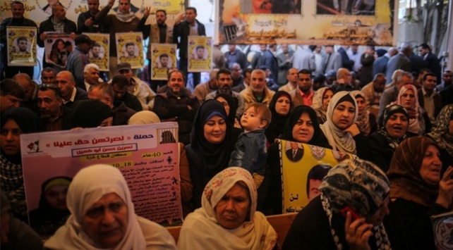 Gazze’de Filistinli tutuklulara destek gösterisi
