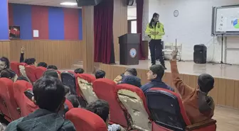 Mardin’de ortaokul öğrencilerine trafik eğitimi verildi