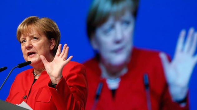 Merkel’den Trump’ın vergi kararına eleştiri