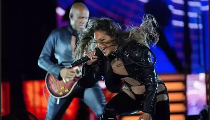 Jennifer Lopez İstanbul’u salladı ama yaşananlar etkinliğe gölge düşürdü
