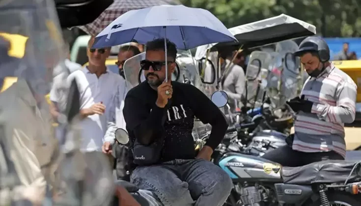 İran’da aşırı sıcaklar nedeniyle 20 eyalette kamu kurumları tatil edildi