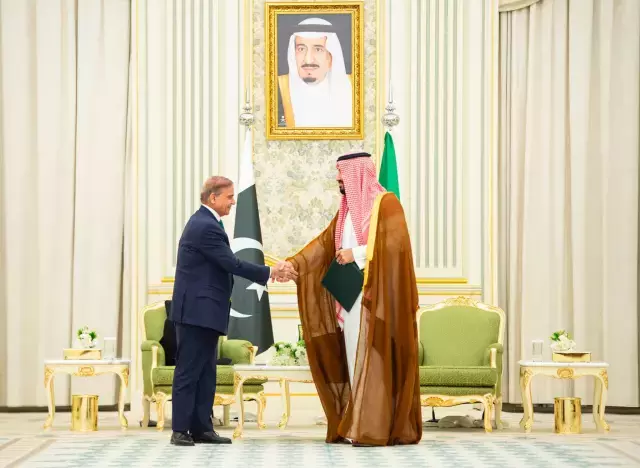 Suudi Arabistan ile Pakistan arasında tarihi savunma anlaşması