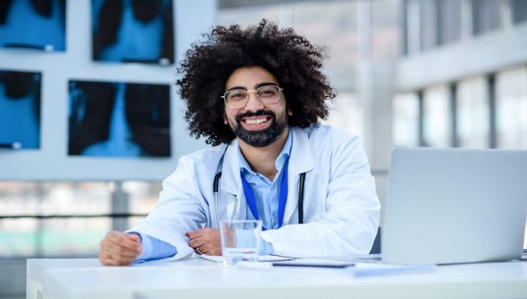 En İyi WhatClinic Alternatifleri (2025): 10 Benzeri Site ve Platform Karşılaştırması