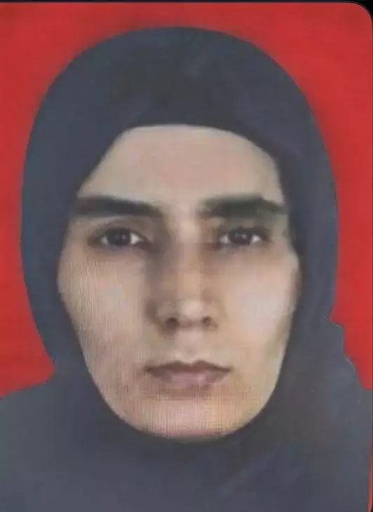 5 yaşındaki oğlunu &ouml;l&uuml;me b&ouml;yle g&ouml;t&uuml;rd&uuml;! O yoldan sırılsıklam ve yalınayak d&ouml;nd&uuml;